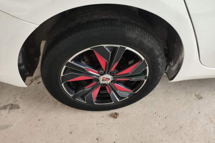 Used Roewe 360 2017 1.5L Automatic Luxury Edition Right Rear Wheel Hub