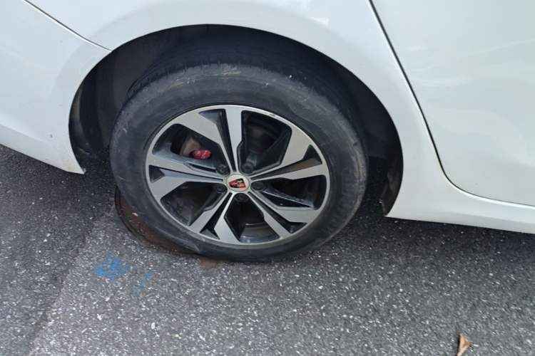 Used Roewe 360 2017 1.5L Automatic Luxury Edition Right Rear Wheel Hub