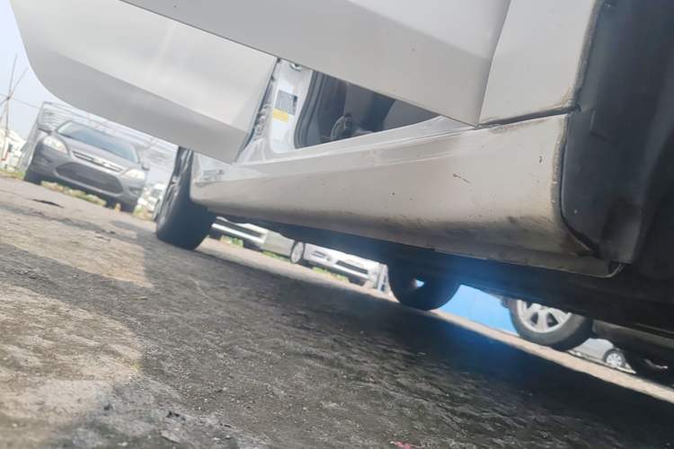 Used Roewe 360 2017 1.5L Automatic Luxury Edition Right Side Sill