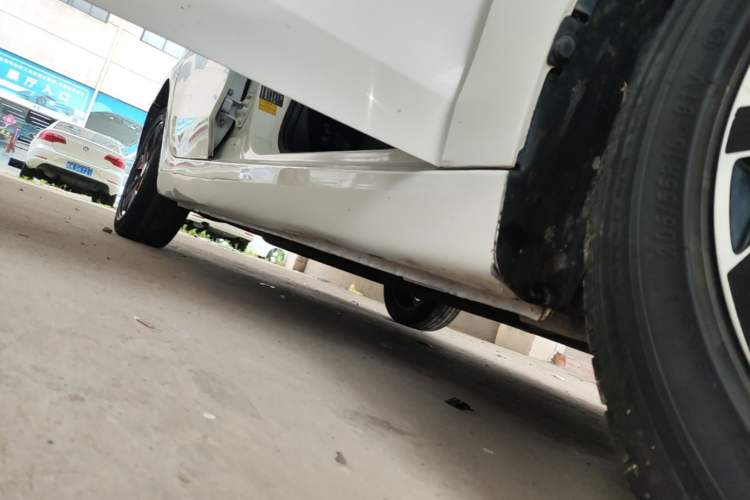 Used Roewe 360 2017 1.5L Automatic Luxury Edition Right Side Sill
