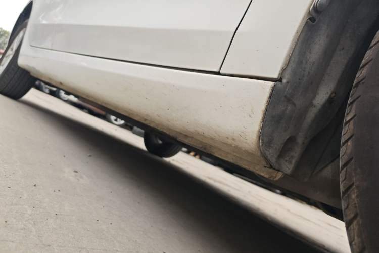 Used Roewe 360 2017 1.5L Manual Elite Edition Right Side Sill