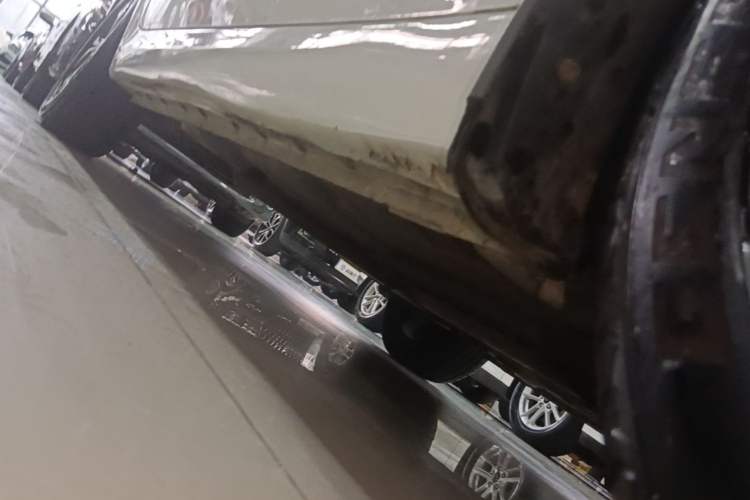 Used Roewe 360 2017 1.5L Automatic Luxury Edition Right Side Sill