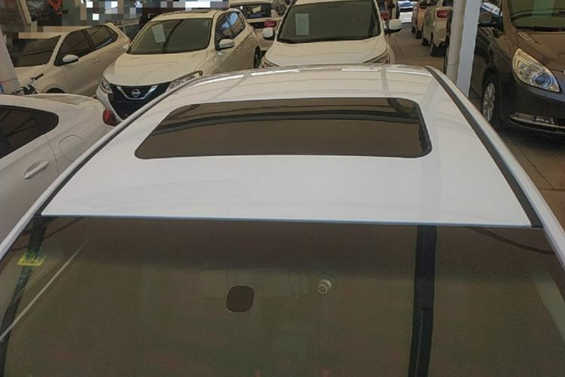 Used Roewe 360 2017 1.5L Automatic Luxury Edition Roof