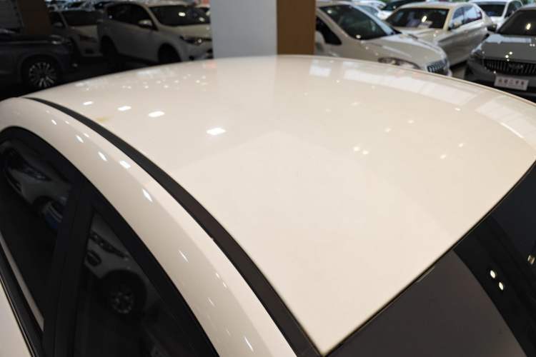 Used Roewe 360 2017 1.5L Automatic Smart Screen Version Roof