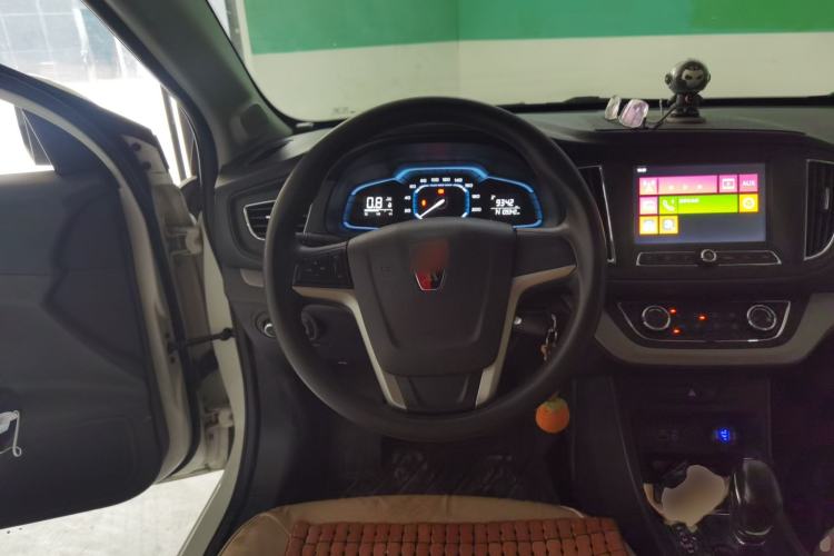 Used Roewe 360 2017 1.5L Automatic Smart Screen Version Steering Wheel