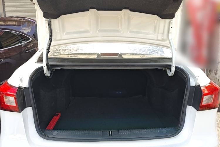 Used Roewe 360 2017 1.5L Automatic Luxury Edition Trunk