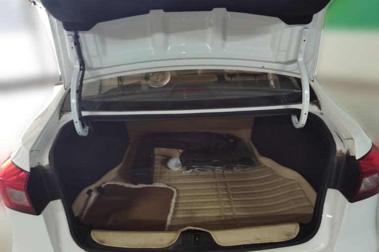Used Roewe 360 2017 1.5L Automatic Smart Screen Version Trunk