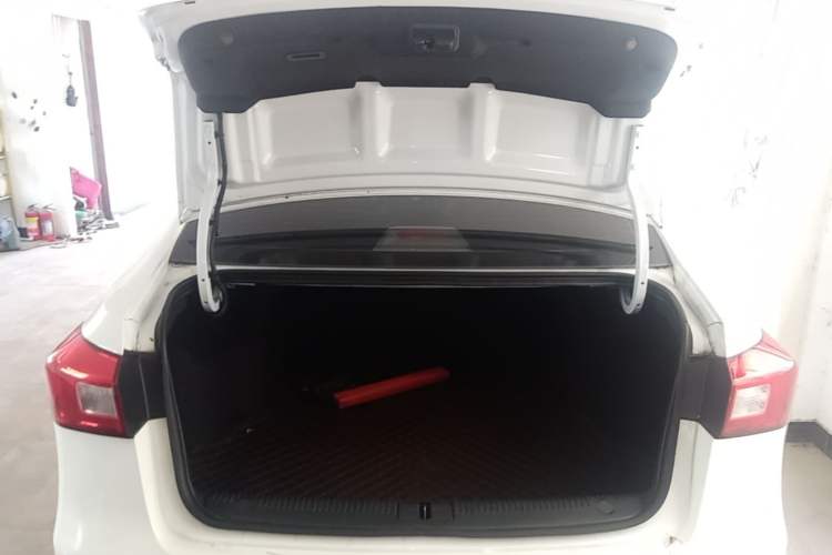 Used Roewe 360 2017 1.5L Automatic Luxury Edition Trunk