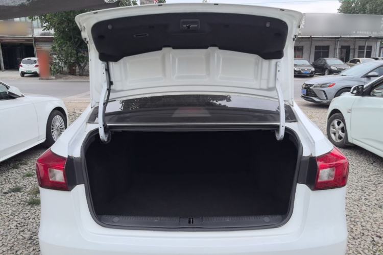 Used Roewe 360 2017 1.5L Automatic Luxury Edition Trunk