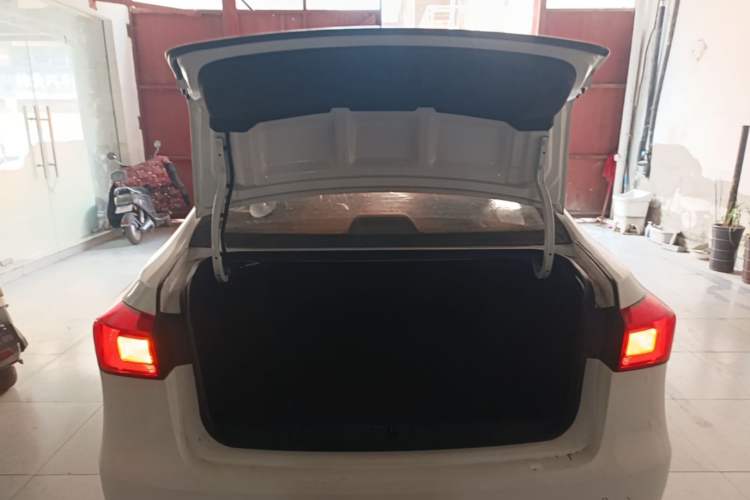 Used Roewe 360 2017 1.5L Automatic Luxury Edition Trunk