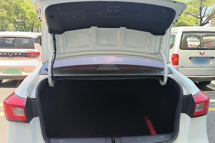 Used Roewe 360 2017 1.5L Automatic Luxury Edition Trunk