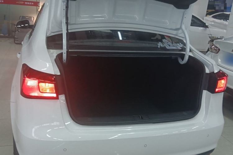 Used Roewe 360 2017 1.5L Automatic Luxury Edition Trunk