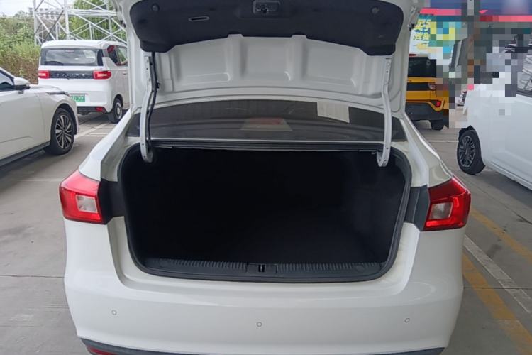 Used Roewe 360 2017 1.5L Automatic Luxury Edition Trunk