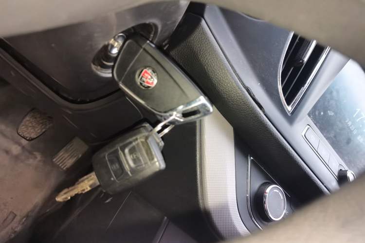 Used Roewe 360 2017 1.5L Manual Smart Screen Version Vehicle Key