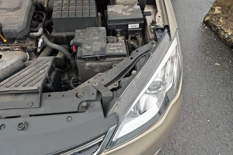 Used Roewe 360 2017 1.5L Manual Luxury Edition Engine Bay Left