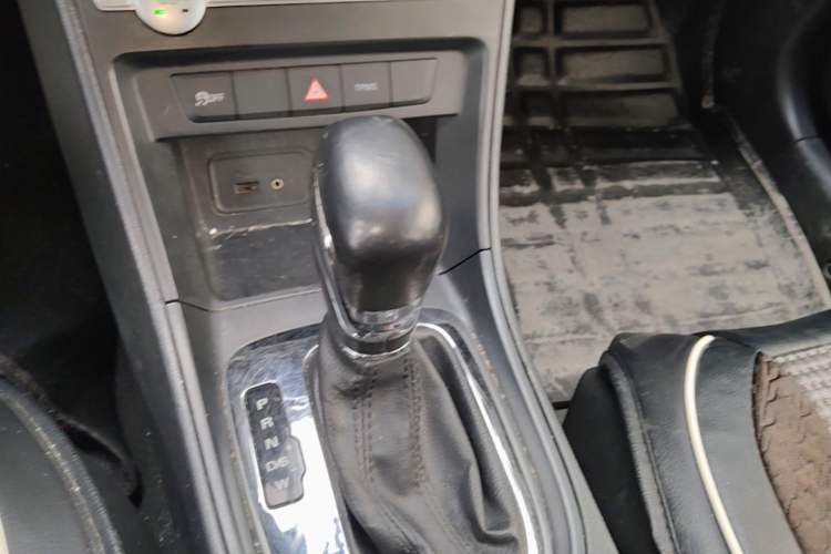Used Roewe 360 2017 1.5L Automatic Luxury Edition Gear Lever