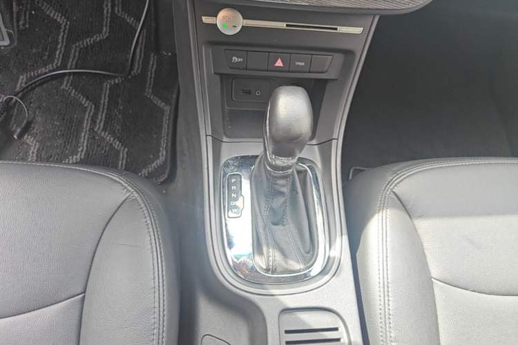 Used Roewe 360 2017 1.5L Automatic Luxury Edition Gear Lever