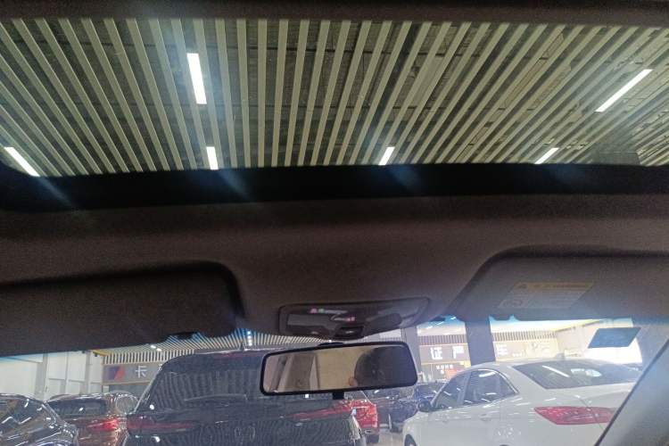 Used Roewe 360 2017 1.5L Automatic Luxury Edition Headliner