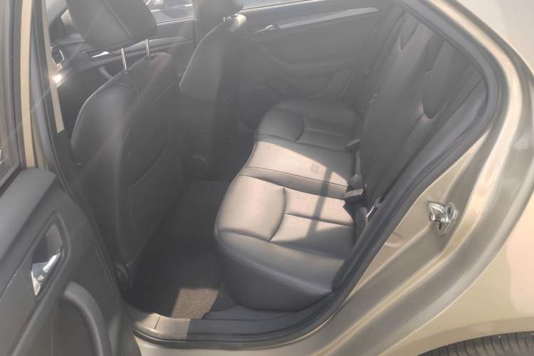 Used Roewe 360 2017 1.5L Automatic Luxury Edition Interior 1