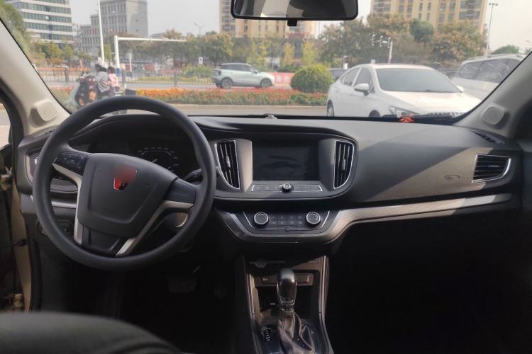 Used Roewe 360 2017 1.5L Automatic Luxury Edition Interior 3