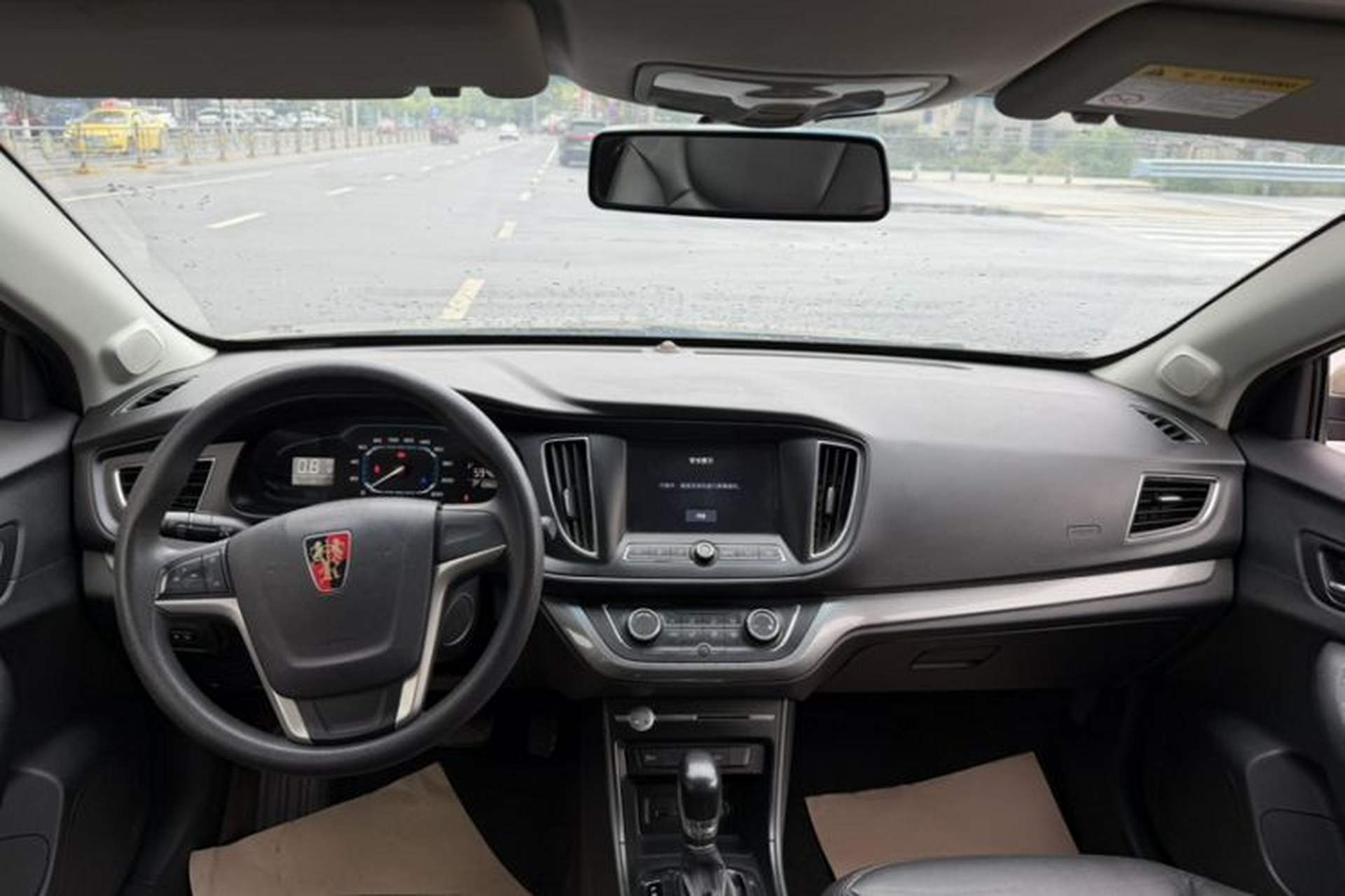 Used Roewe 360 2017 1.5L Automatic Luxury Edition Interior 3