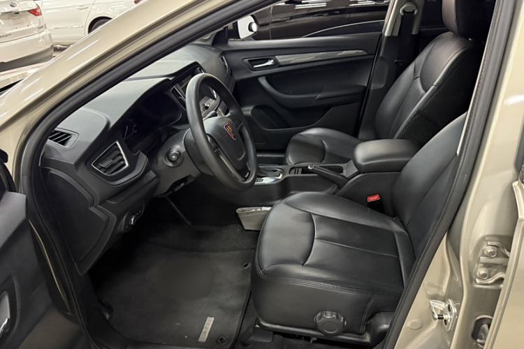 Used Roewe 360 2017 1.5L Automatic Luxury Edition Interior 6