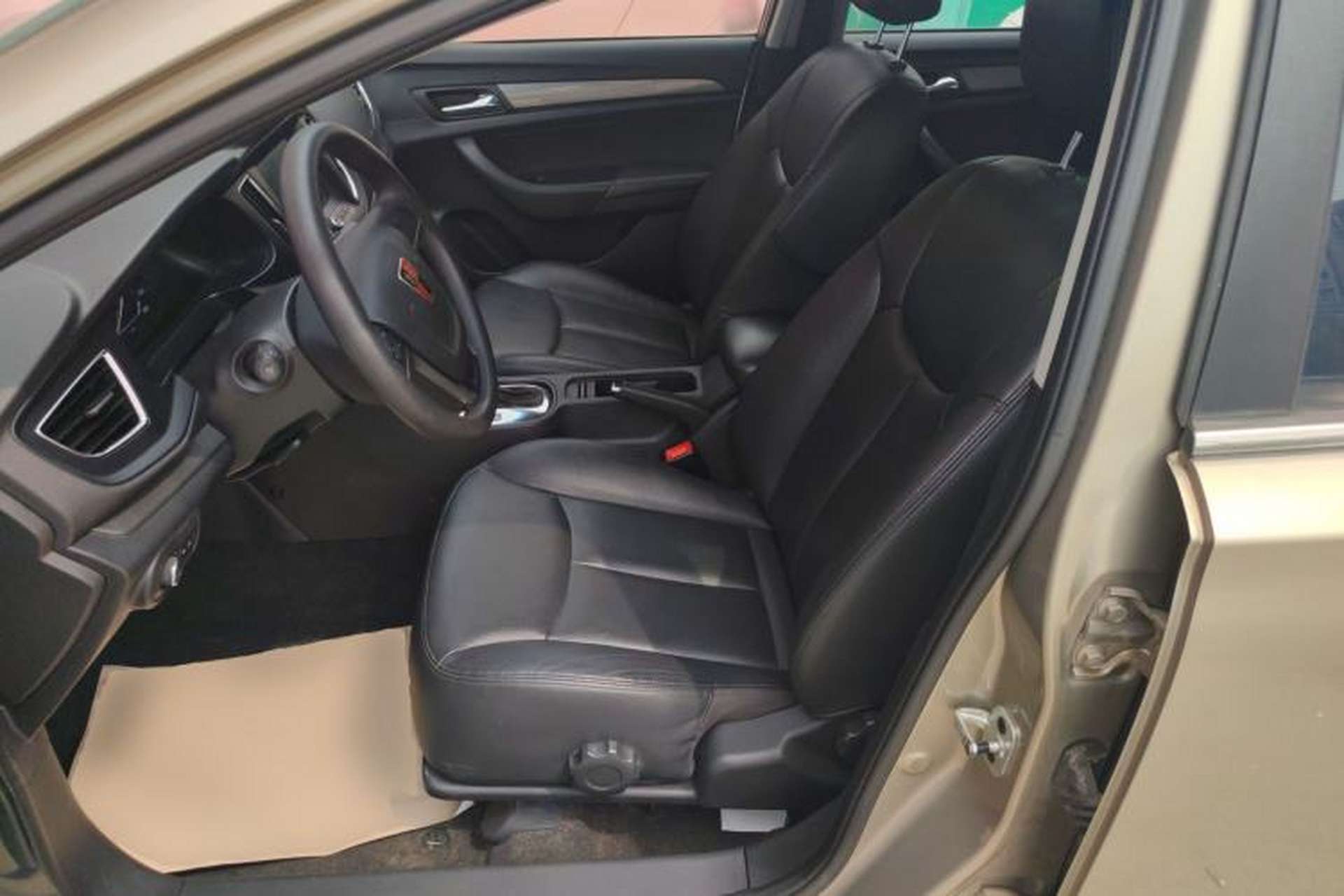 Used Roewe 360 2017 1.5L Automatic Luxury Edition Left Front Seat