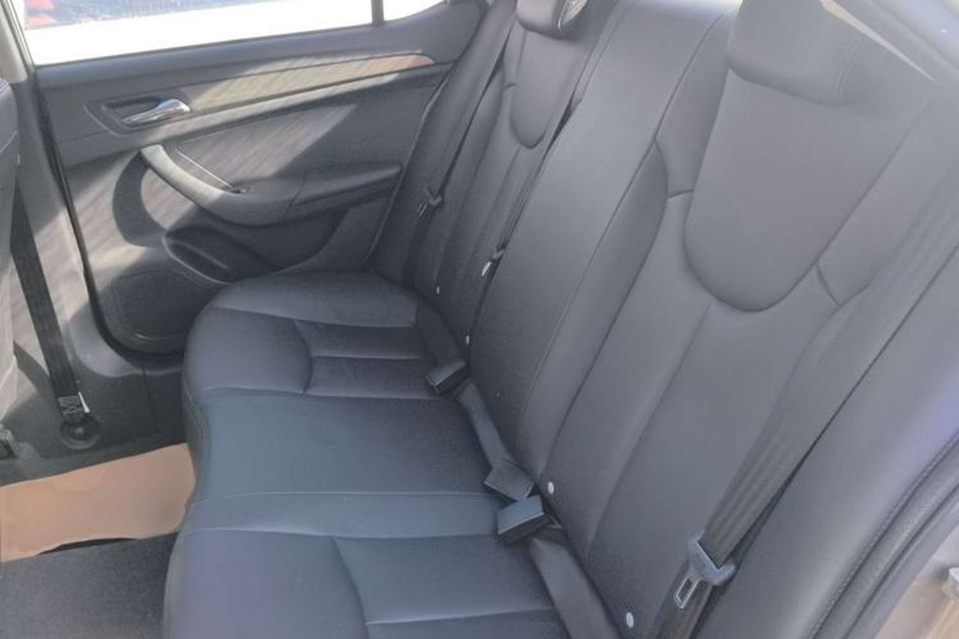 Used Roewe 360 2017 1.5L Automatic Luxury Edition Left Rear Seat