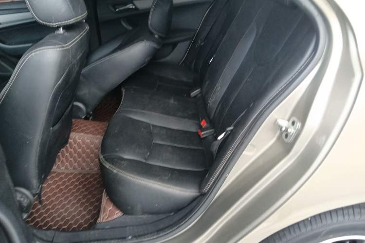 Used Roewe 360 2017 1.5L Automatic Smart Screen Version Left Rear Seat