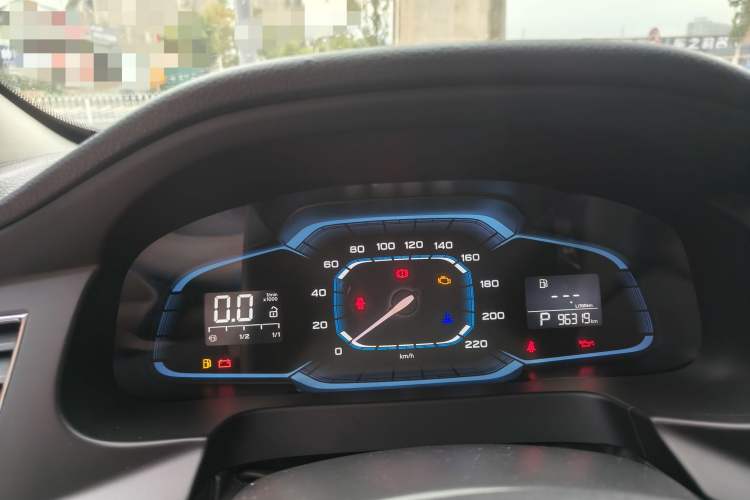 Used Roewe 360 2017 1.5L Automatic Smart Screen Version Odometer Close Up