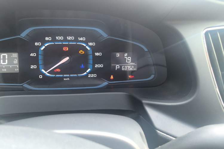 Used Roewe 360 2017 1.5L Automatic Luxury Edition Odometer Close Up