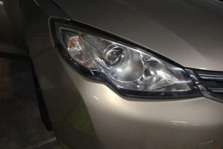 Used Roewe 360 2017 1.5L Automatic Luxury Edition Right Front Headlight