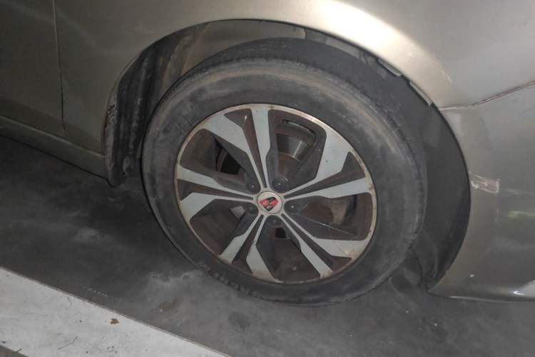 Used Roewe 360 2017 1.5L Automatic Luxury Edition Right Front Wheel Hub