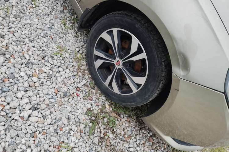 Used Roewe 360 2017 1.5L Automatic Luxury Edition Right Front Wheel Hub