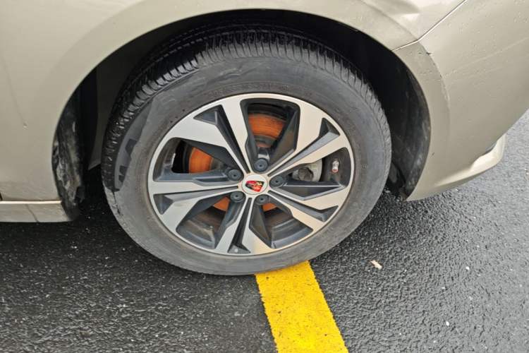Used Roewe 360 2017 1.5L Manual Luxury Edition Right Front Wheel Hub