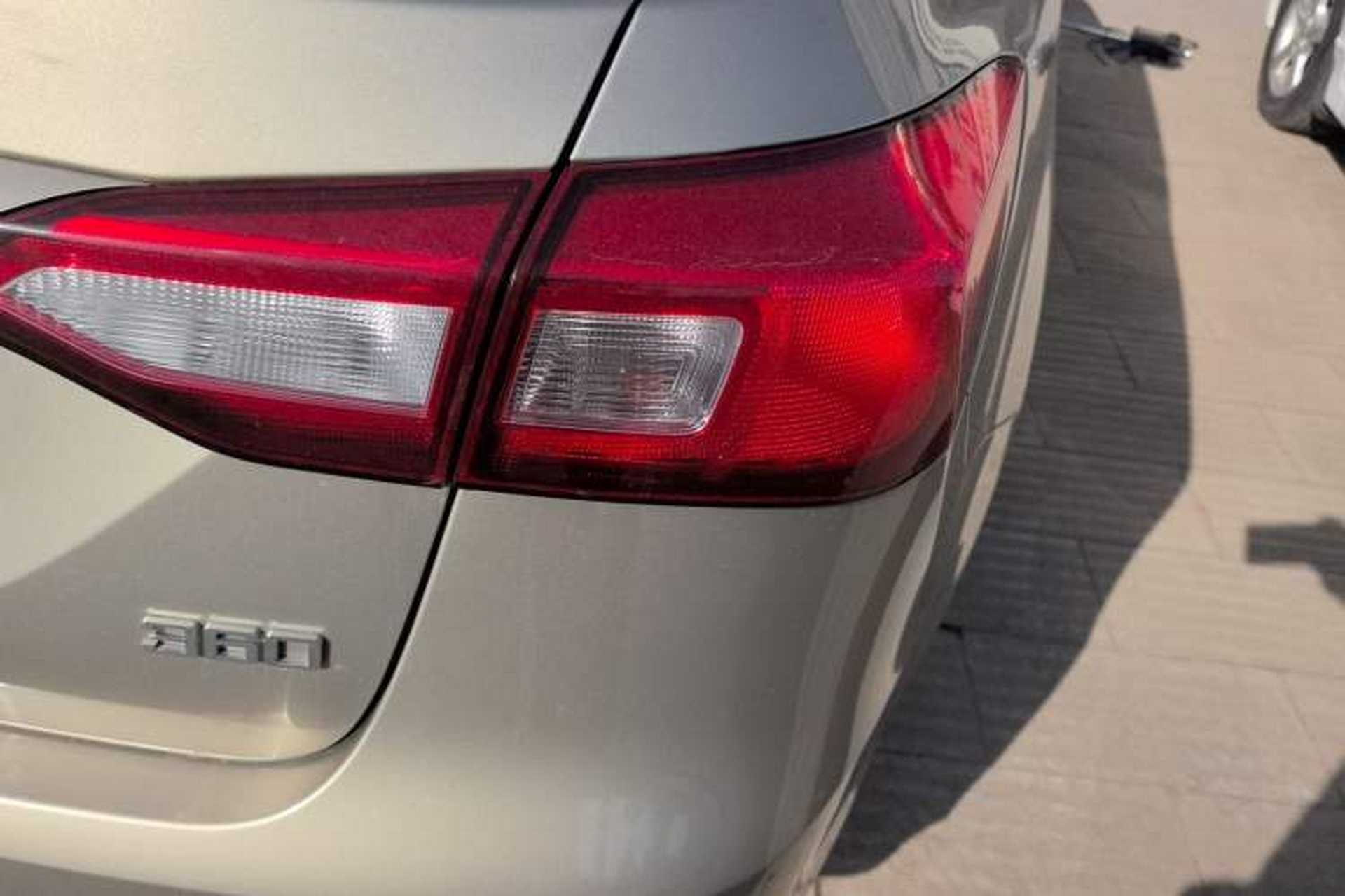 Used Roewe 360 2017 1.5L Automatic Luxury Edition Right Rear Taillight