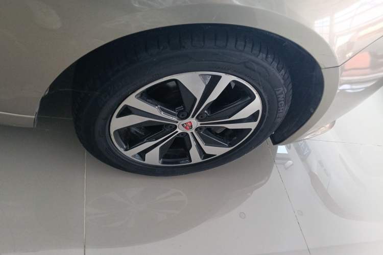 Used Roewe 360 2017 1.5L Automatic Smart Screen Version Right Rear Wheel Hub