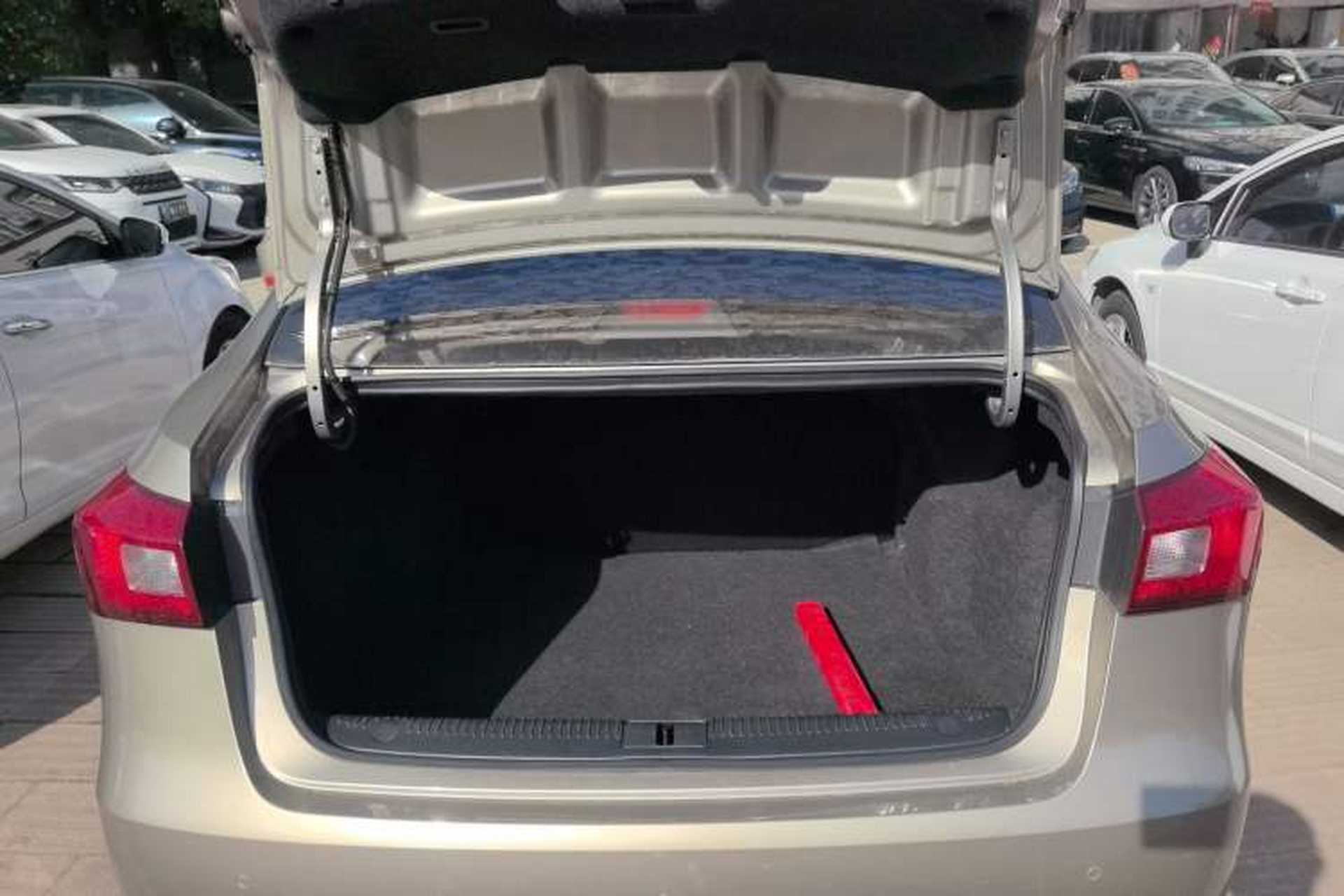 Used Roewe 360 2017 1.5L Automatic Luxury Edition Trunk