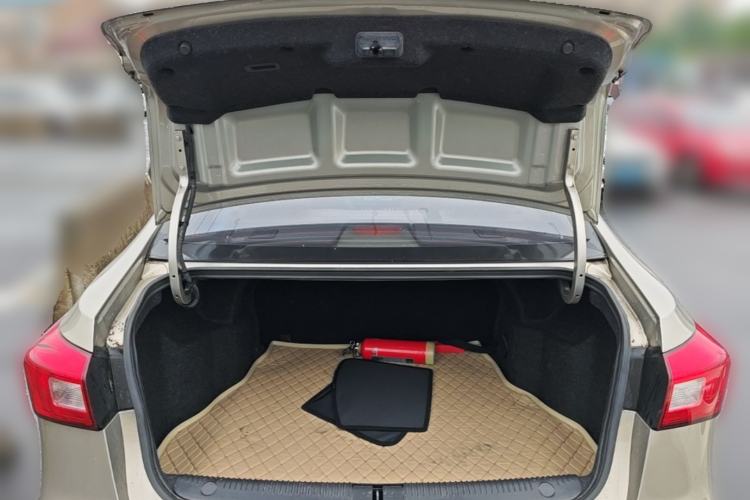 Used Roewe 360 2017 1.5L Manual Luxury Edition Trunk
