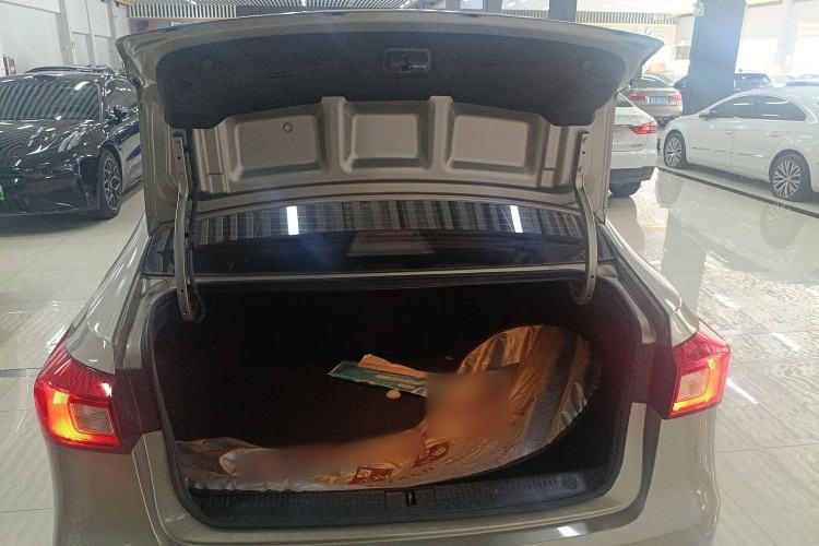 Used Roewe 360 2017 1.5L Automatic Luxury Edition Trunk