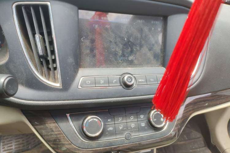 Used Roewe 360 2018 PLUS 1.5L Automatic Luxury Edition Audio And AC Panel