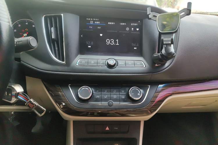 Used Roewe 360 2018 PLUS 1.5L Manual Luxury Edition Audio And AC Panel