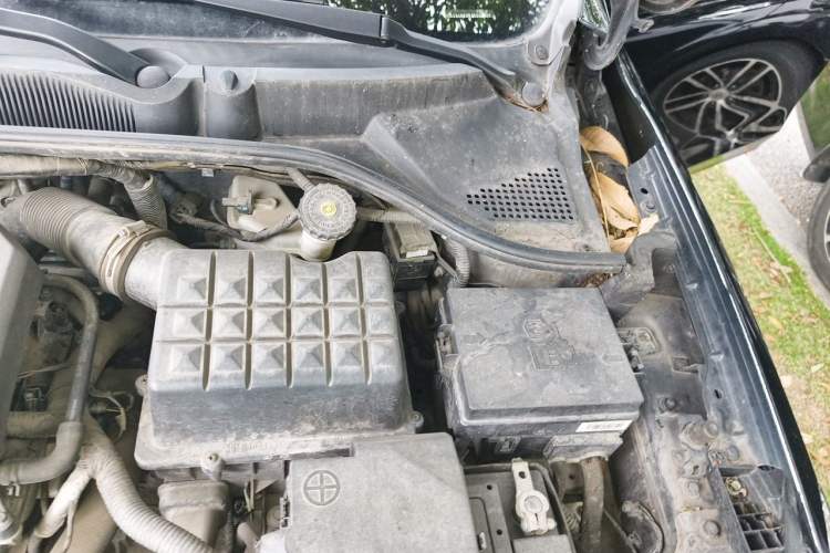Used Roewe 360 2018 PLUS 1.5L Automatic Luxury Edition Engine Bay Left