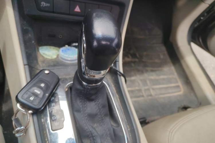 Used Roewe 360 2018 PLUS 1.5L Automatic Luxury Edition Gear Lever