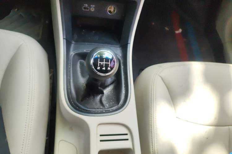 Used Roewe 360 2018 PLUS 1.5L Manual Luxury Edition Gear Lever