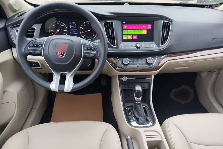 Used Roewe 360 2018 PLUS 1.5L Automatic Luxury Edition Interior 3