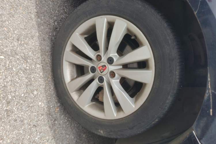 Used Roewe 360 2018 PLUS 1.5L Automatic Luxury Edition Right Front Wheel Hub