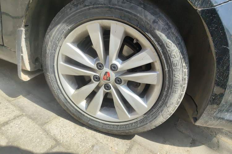 Used Roewe 360 2018 PLUS 1.5L Manual Luxury Edition Right Front Wheel Hub