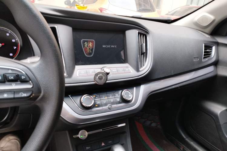 Used Roewe 360 2018 PLUS 1.5L Automatic Luxury Edition Audio And AC Panel
