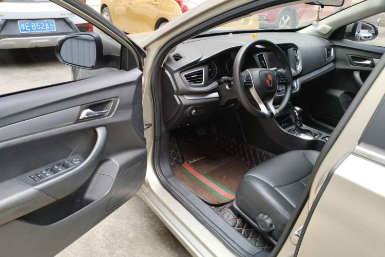 Used Roewe 360 2018 PLUS 1.5L Automatic Luxury Edition Driver Seat